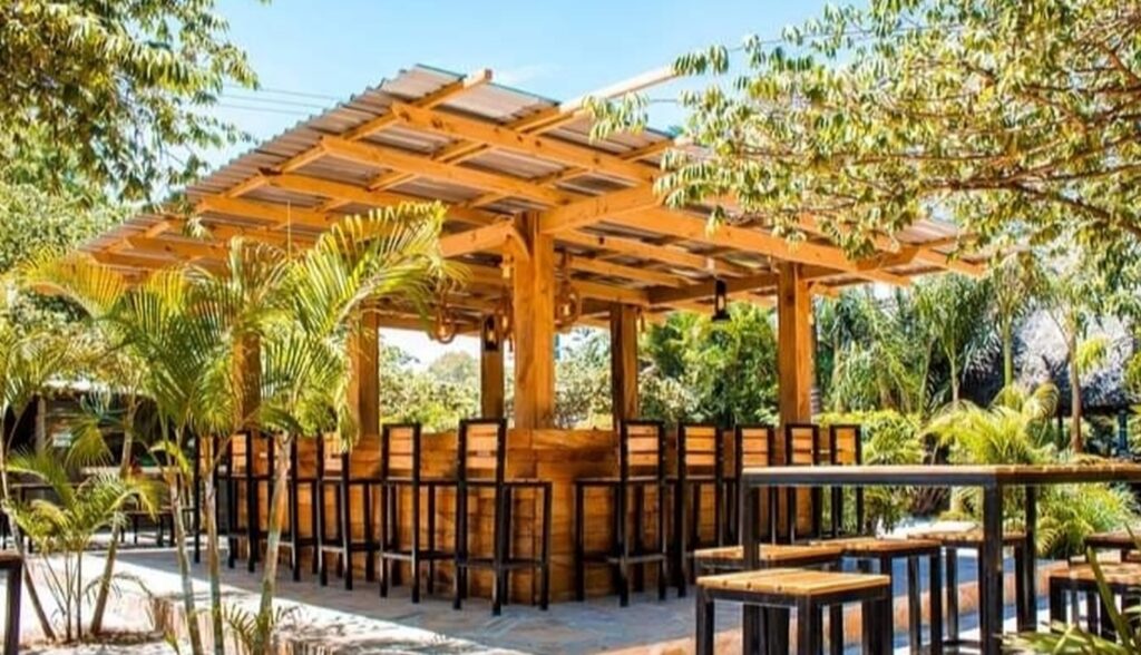 juliana bar n grill seating area