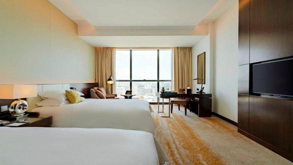 Johari Rotana bedroom