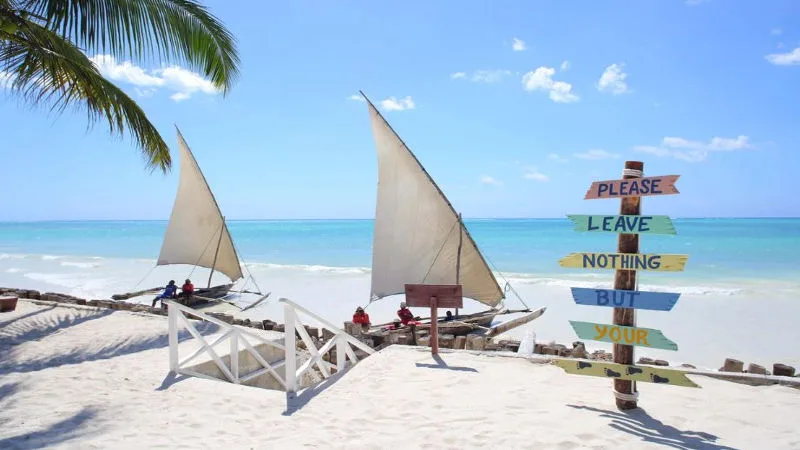 Sultan Sands Island Resort Guests enjoying water sports activities